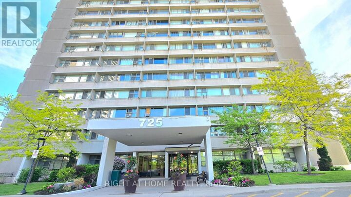 Property Photo:  725 Don Mills Road 2108  ON M3C 1S8 