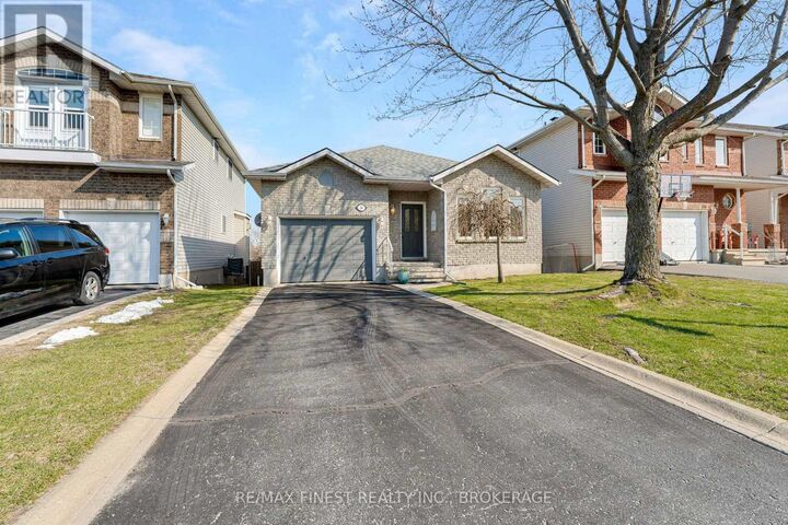 Property Photo:  34 Schooner Drive  ON K7K 7J8 