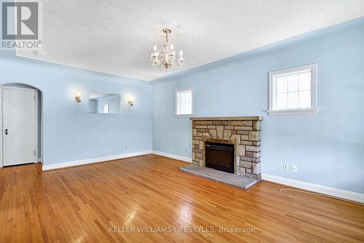 Property Photo:  50 Thomas Janes Drive  ON N6C 2G9 