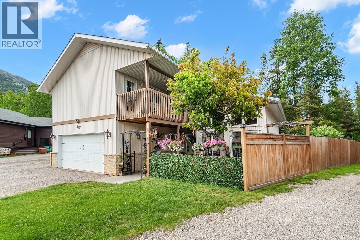Property Photo: 1313 Cypress Place BC V0B 2G2