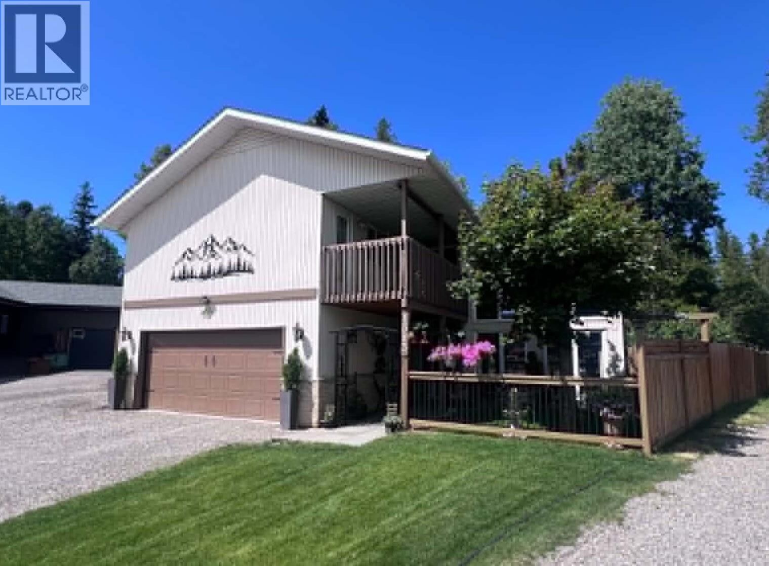 Property Photo: 1313 Cypress Place BC V0B 2G2