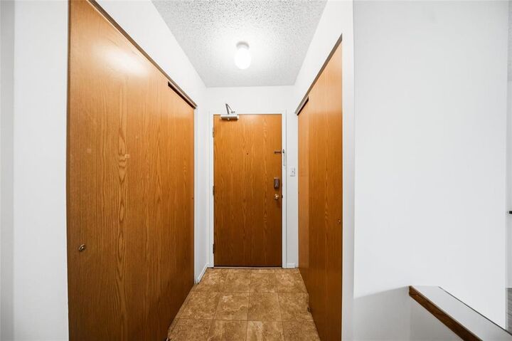 Property Photo: 100 Plaza Drive MB R3T 5K8