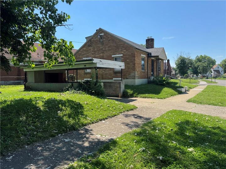 Property Photo:  3327 Earlham Drive  OH 45406 