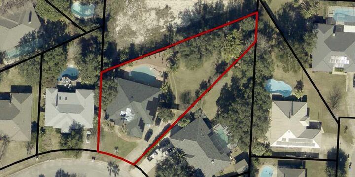 Property Photo:  1194 Jaguar Circle  FL 32563 