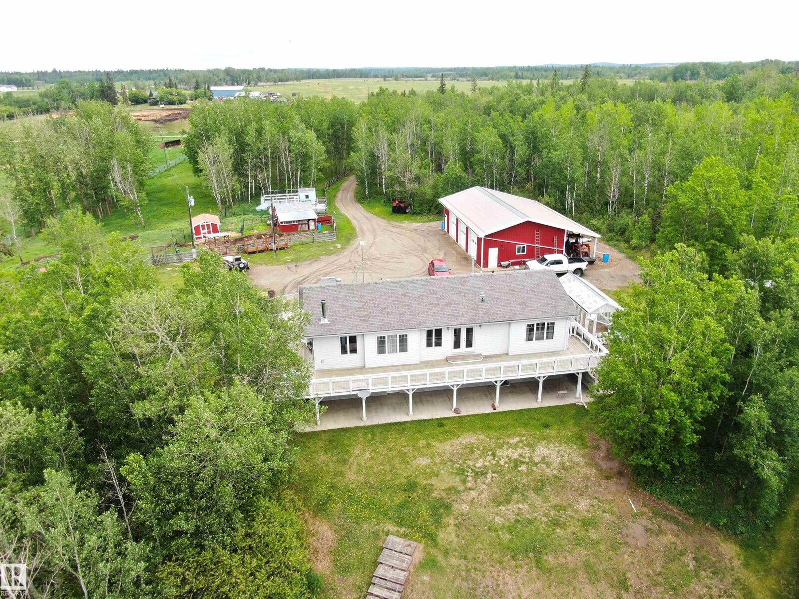 Photo de la propriété:  1213 Twp Road 554  AB T0E 1V0 