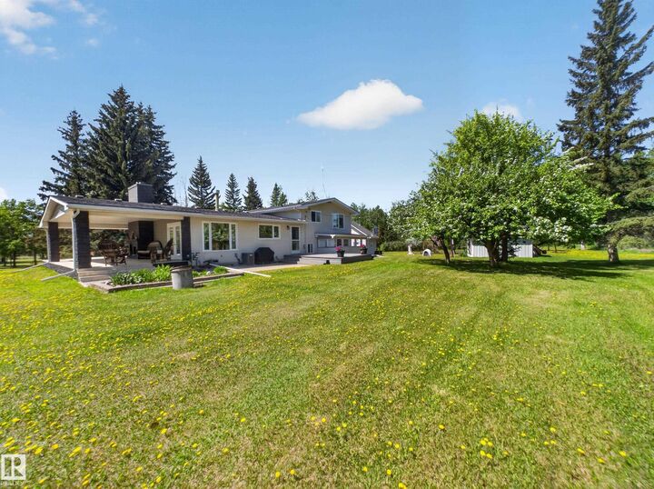 Photo de la propriété:  22048 Twp Road 522  AB T8E 1G2 