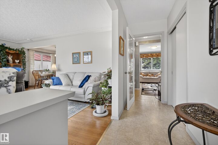 Property Photo:  7307 86 Avenue NW  AB T6B 0K6 