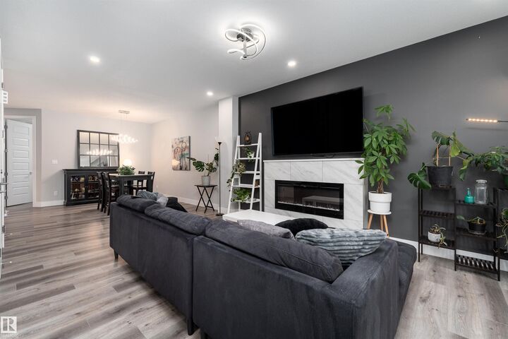 Property Photo:  9338 Pear Link SW  AB T6X 2V9 