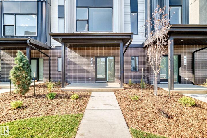 Property Photo: 5 Rondeau Drive 44 AB T8N 7X8