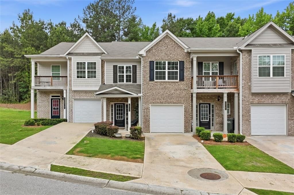 Property Photo: 10139 Benton Woods Drive GA 30014