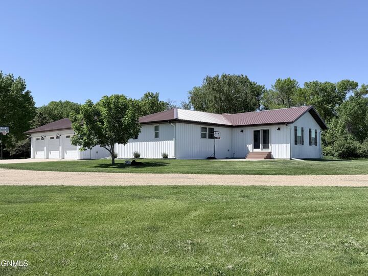 Property Photo:  5344 1st Street SE  ND 58486 