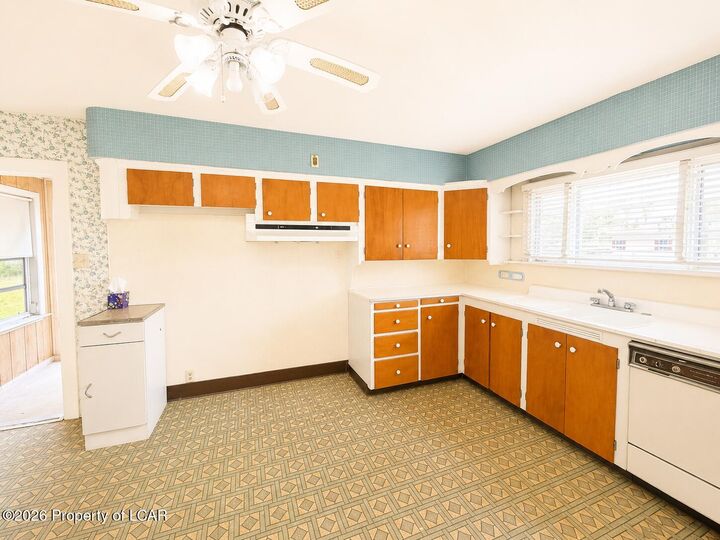 Property Photo:  1938 Scarboro Street  PA 18643 