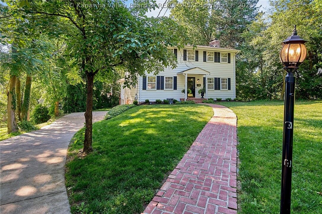 Property Photo:  909 Chestnut Road  WV 25314 