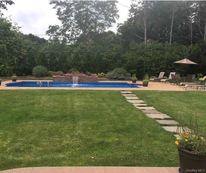 Property Photo: 11 Darien Place NY 11731