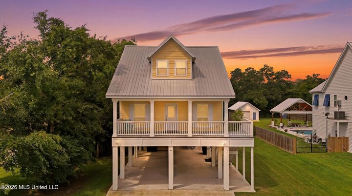 Property Photo:  311 Waveland Avenue  MS 39576 