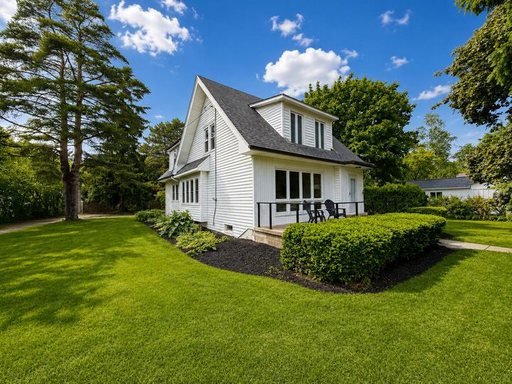 Property Photo:  7531 N Lake Dr  WI 53217 