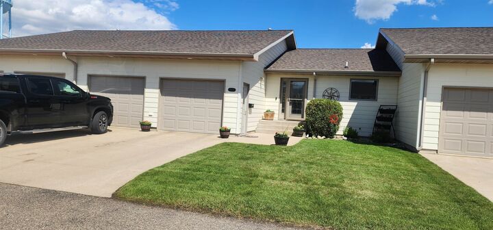 Property Photo:  615 34th Ave SW Unit A  ND 58701 