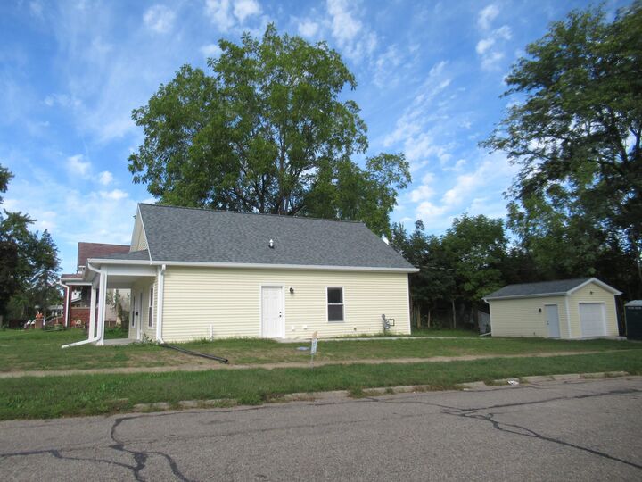 Property Photo: 82 Greenwood Avenue MI 49037