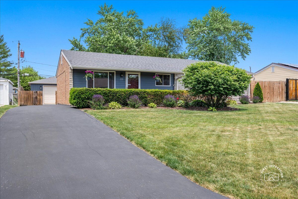 Property Photo:  