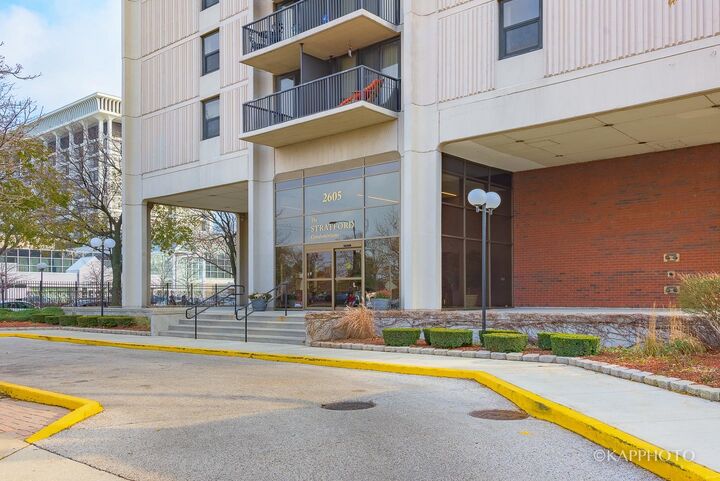 Property Photo: 2605 S Indiana Avenue 708 IL 60616