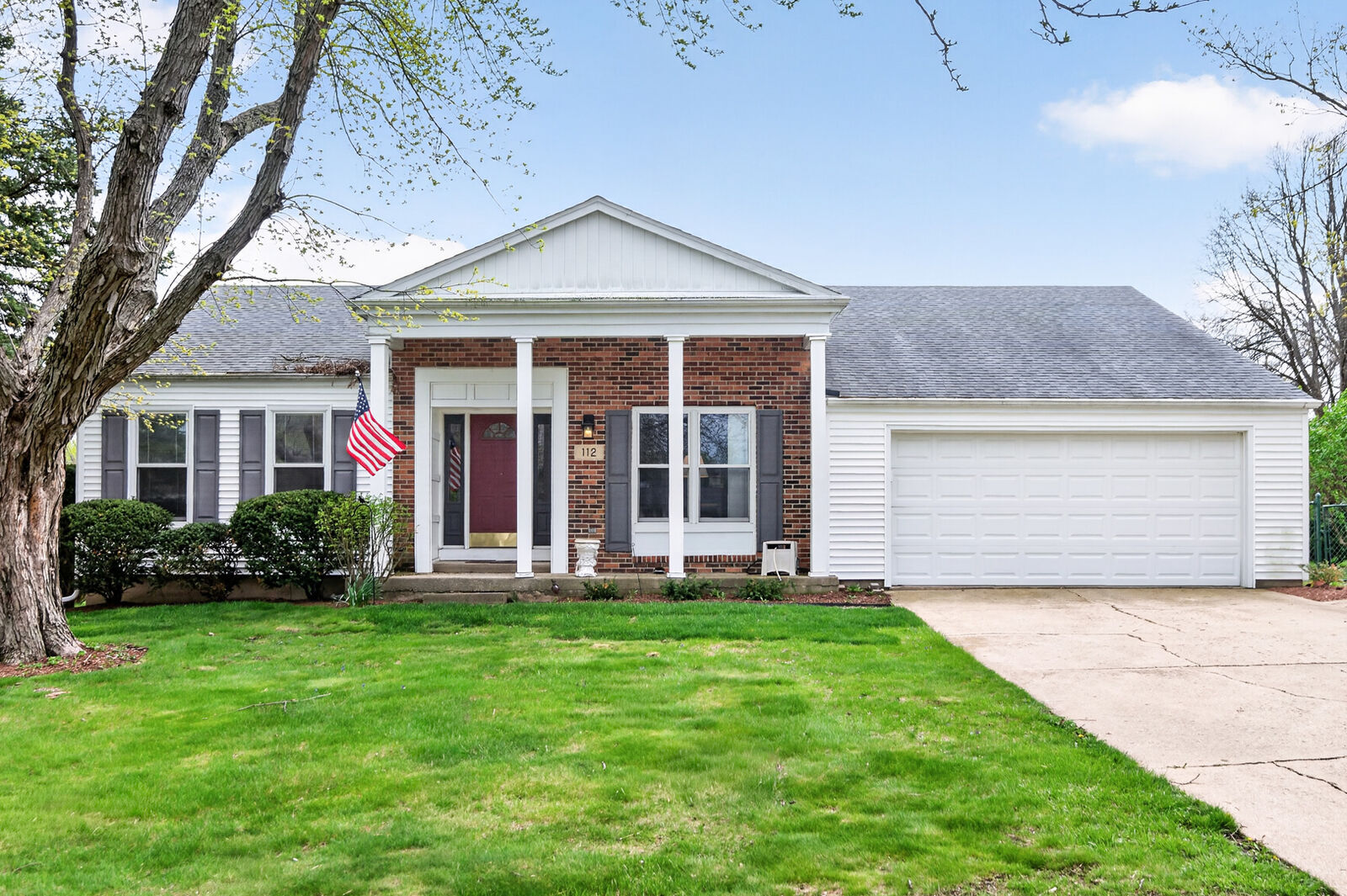 Property Photo:  112 Stoney Creek Drive  IL 60115 