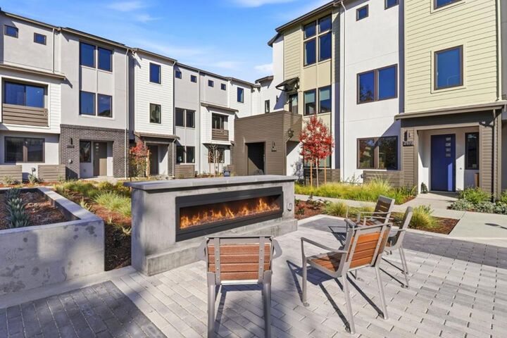 Property Photo:  1112 Juana Court  CA 94303 