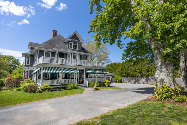 Property Photo:  118 Clark Point Road  ME 04679 