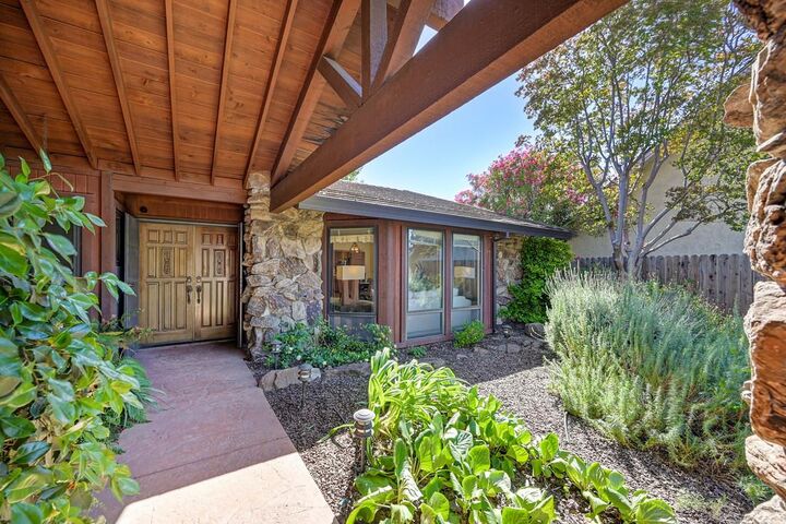 Property Photo:  1106 Nob Hill Court  CA 95661 