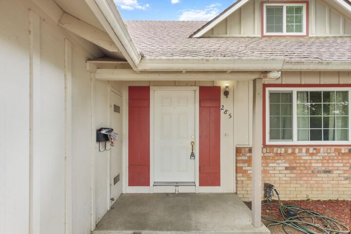 Property Photo:  285 Chestnut Street  CA 95695 