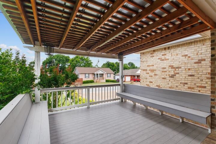 Property Photo:  704 Shandale Dr  TN 37115 