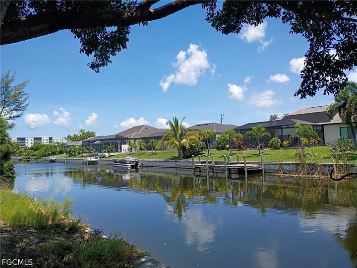 Property Photo:  1305 SW 24th Street  FL 33991 