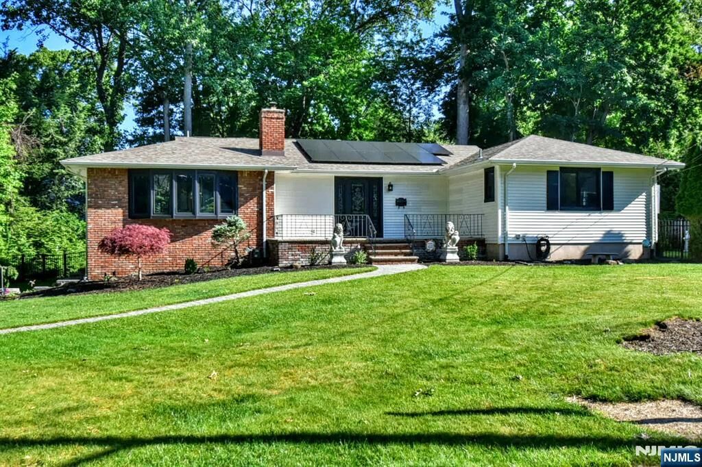 Property Photo: 43 Overlook Court NJ 07446
