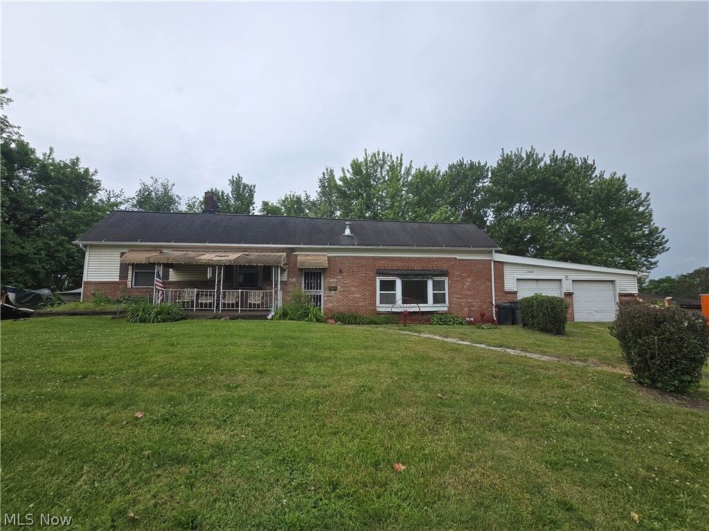 Property Photo: 1427 Hawn Street OH 44506