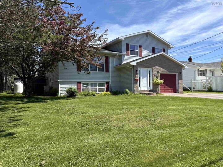 Property Photo:  18 Fletcher Drive  NS B4H 4M4 