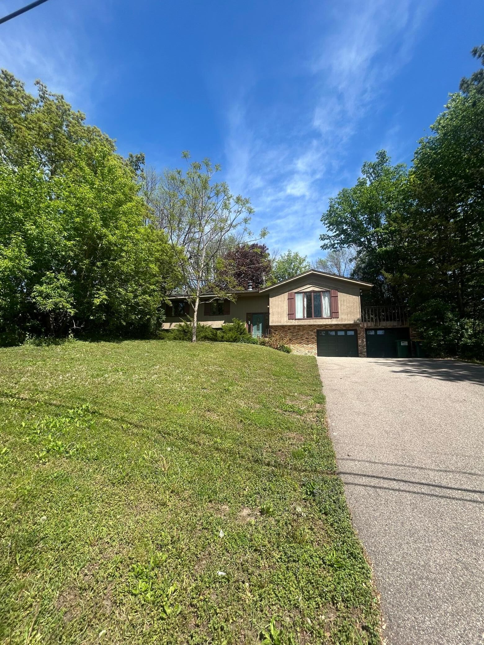 Property Photo:  5905 Country Club Road  MN 55331 