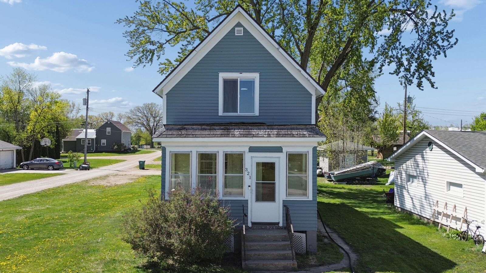 Property Photo:  321 1st Street NE  MN 55370 