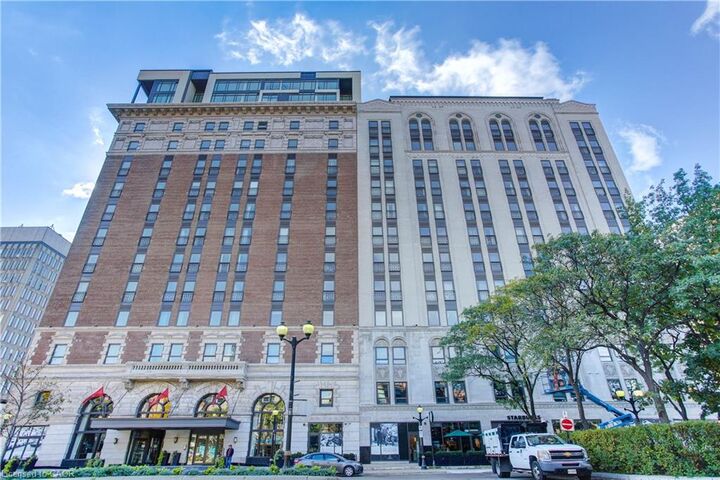 112 King Street E Ph6 — photo 1