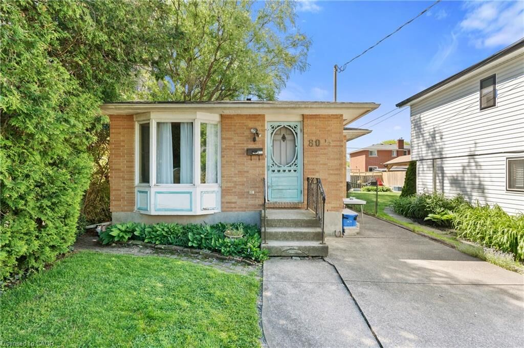 Property Photo: 80 1/2 Melody Trail ON L2M 1C7