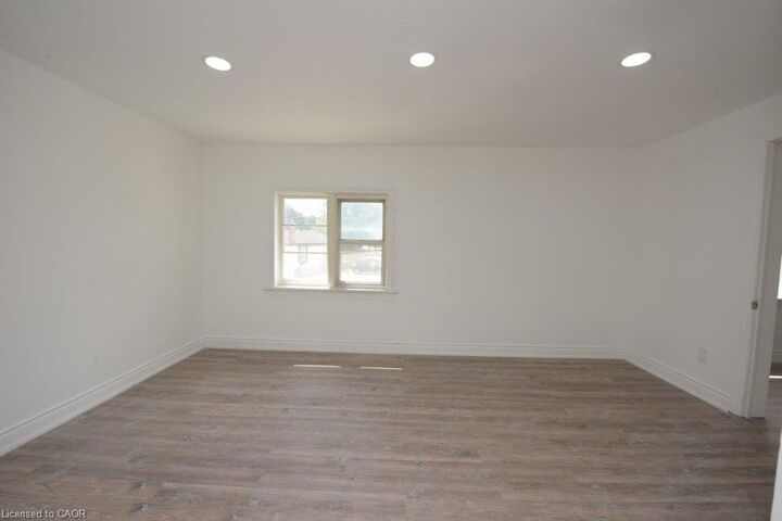 Property Photo:  79-71 Cedar Street  ON N1S 1V5 