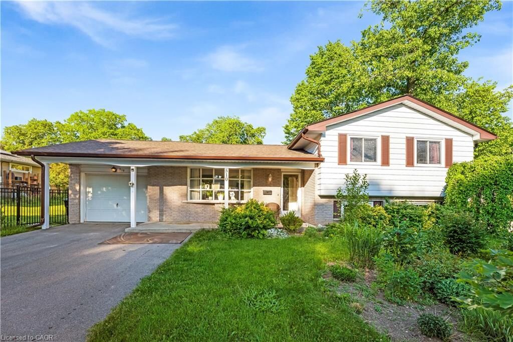 Property Photo:  510 Edenbrook Place  ON N2L 4N5 