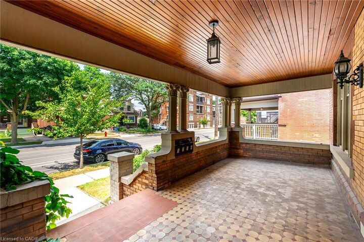 Property Photo:  137 Sherman Avenue S 2  ON L8M 2R1 