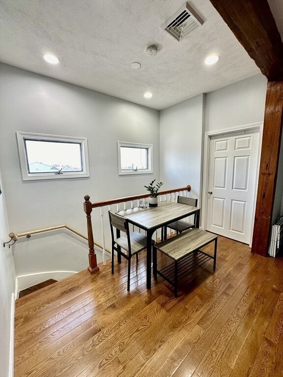 Property Photo:  460 E 7th St 3  MA 02127 