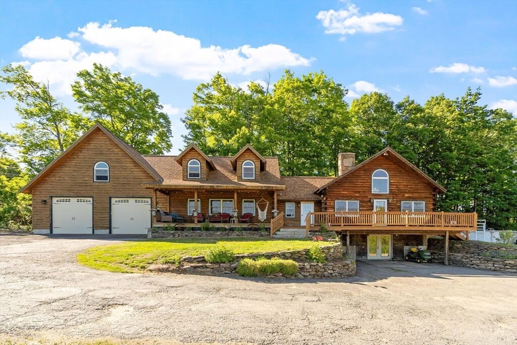 Property Photo:  544 South Rd  MA 01431 