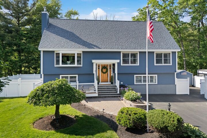 Property Photo:  10 Seneca Ln  MA 01887 