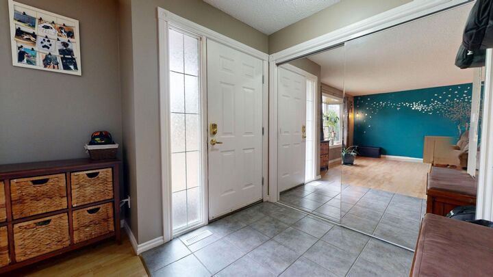 Property Photo:  6917 98 Street  AB T8V 5E7 