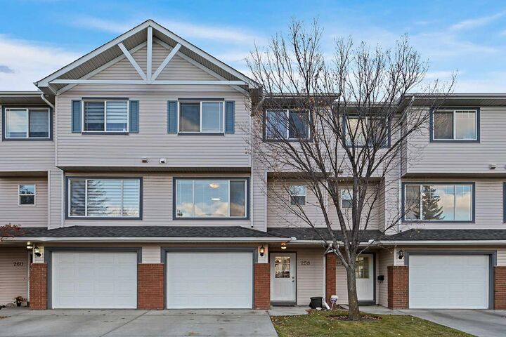 Property Photo:  258 Rocky Ridge Court NW  AB T3G 4S8 