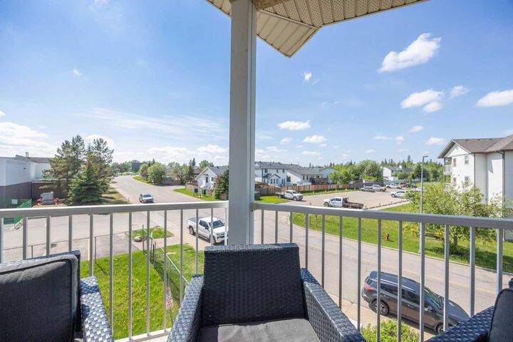 Property Photo:  1095 Timberline Drive 302  AB T9K 1Y7 