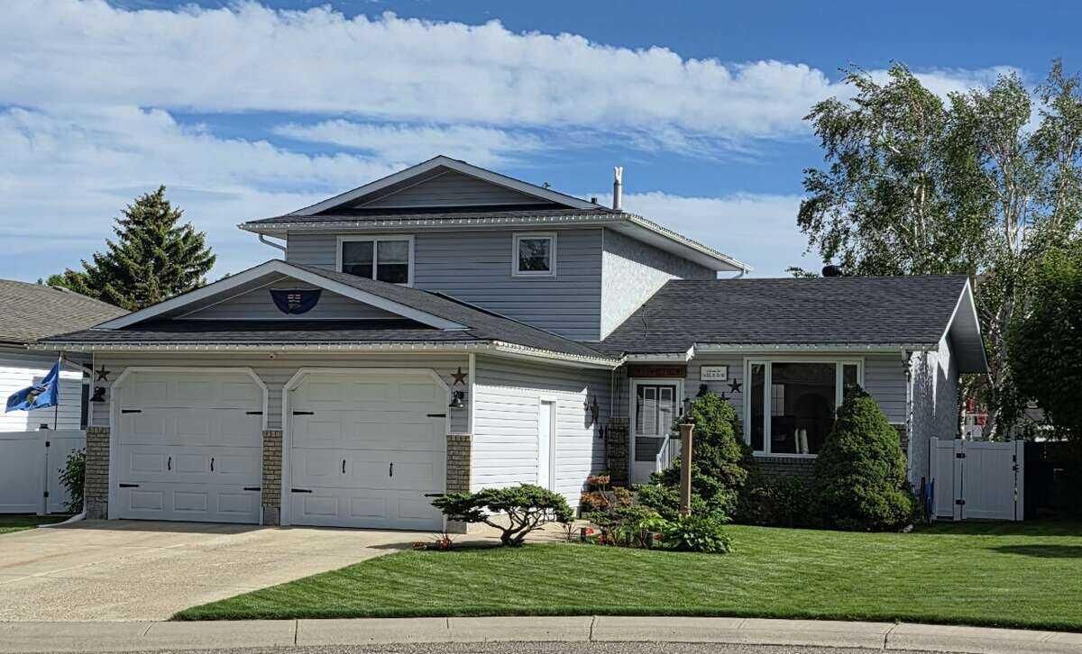 Photo de la propriété:  1630 31 Street SE  AB T1A 8J8 