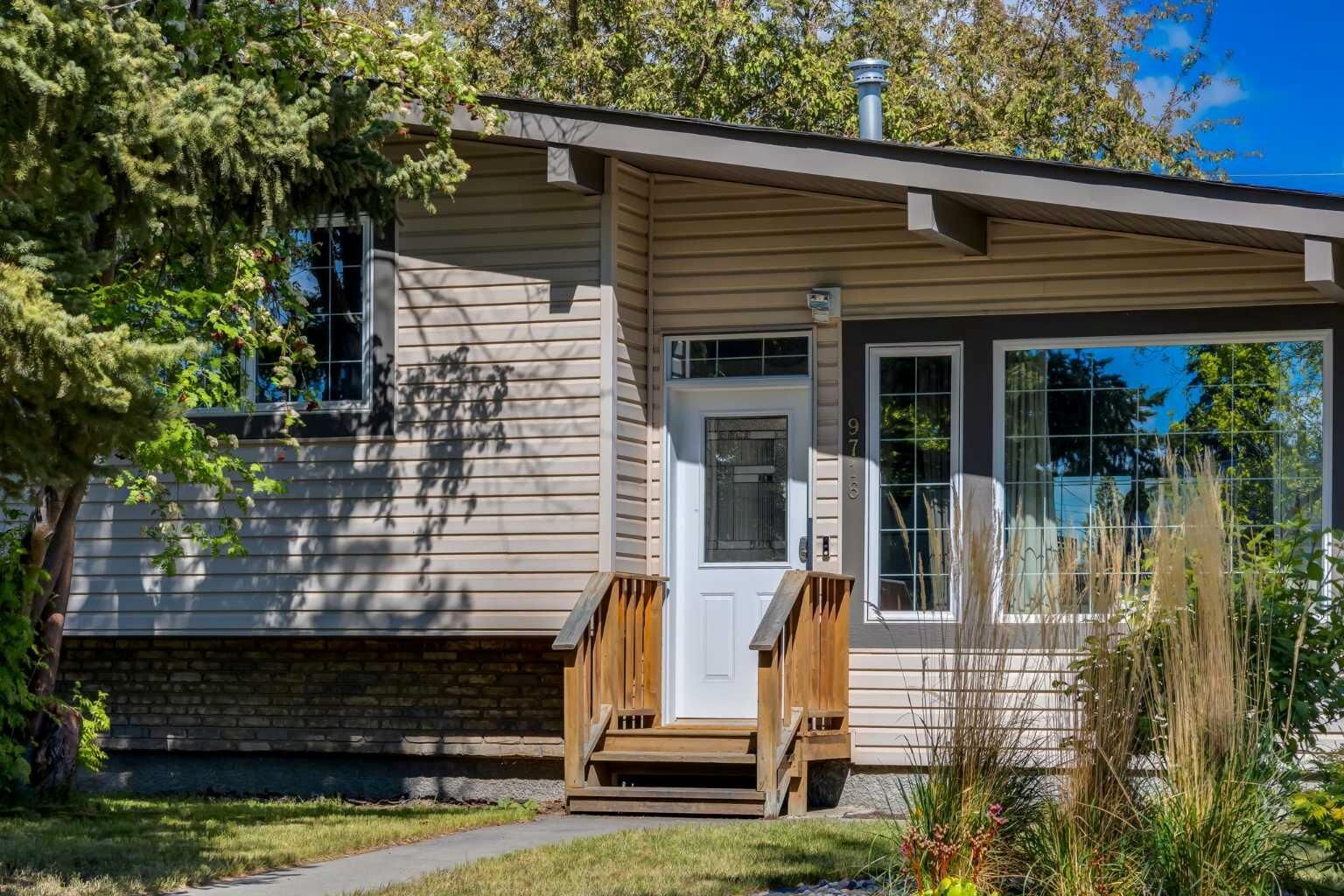 Property Photo:  9716 Fairmount Drive SE  AB T2J 0S1 