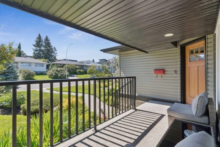 Property Photo: 2404 29 Avenue SW AB T2T 1N9
